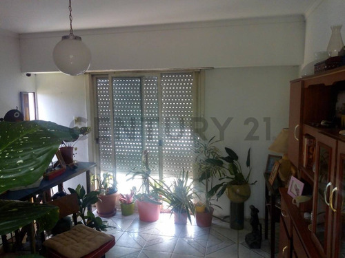 Casa A La Venta Interna De 2 Dormitorios En Santa Fe.
