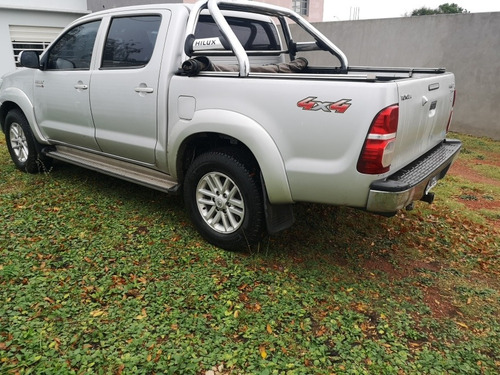 Toyota Hilux 3.0 Cd Srv Cuero 171cv 4x4 5at 2014
