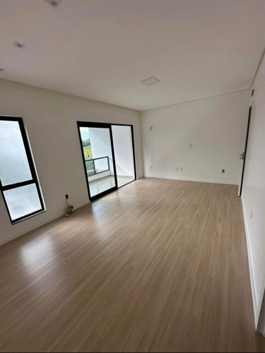 Casa Ideal Para Sua Família! A 10 Minutos Do Centro De Chapecó, Com Ótimo Acabamento, Ambientes Amplos E Prontos Para Receber Você Com Todo O Conforto.