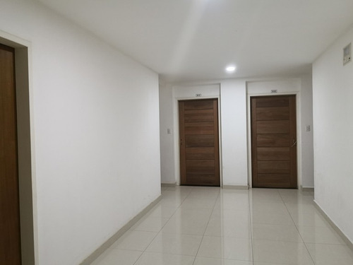 Imagen 5 de 14 de Si Has Soñado Con Mudarte A Vivir O Invertir En Uno De Los Edificios Mas Exclusivos De Puerto Ordaz, Esta Es Tu Oportunidad. Venta De Apartamento En Resd. Braga Park