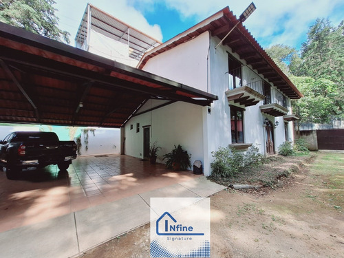 Casa Estilo Colonial Con Local Comercial A Orilla Carretera