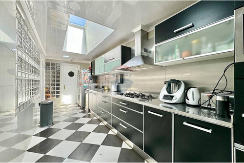 Casa De Lujo En Las Condes: Tu Hogar Ideal