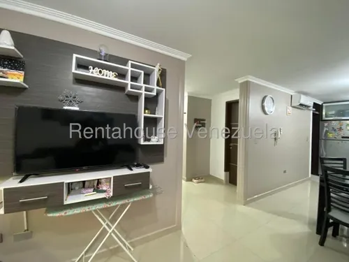Moderno Apartamento En Venta, Urb. La Placera San Jacinto, Maracay, 25-18516 Mv