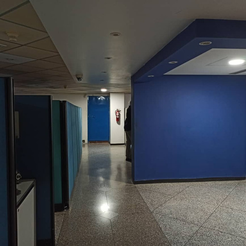 Santa Eduviges Venta De Espectacular Galpón Estilo Local De 1.710,50 M2 De Construccion Y Terreno Aproximadamente