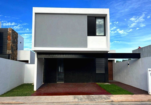 Casa De 3 Recámaras, Rooftop Y Piscina En Privada, Al Norte 