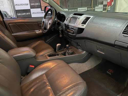 Imagen 11 de 12 de Toyota Hilux 2013 3.0 Cd Srv Cuero I 4x4 5at - A4