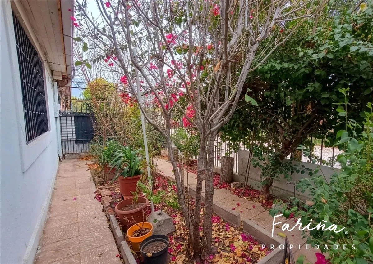 Imagen 2 de 15 de Casa En Venta Para Remodelar De 4d 1b En Ñuñoa