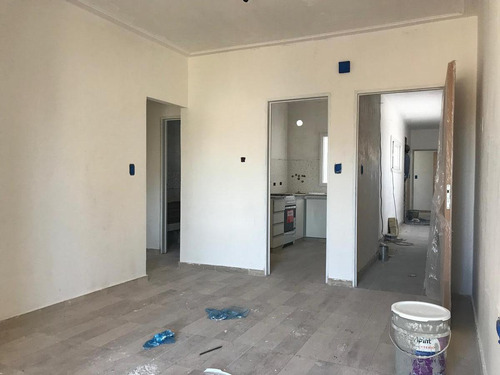 Imagen 10 de 12 de 2 D - 2 Baños - Radiadores/cocina Separada - Macrocentro
