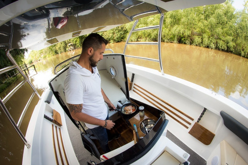Imagen 2 de 7 de Lancha Open Aqualum 700 De 7 Mts Eslora Con Motor 150hp