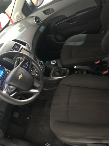 Imagen 6 de 17 de Chevrolet Sonic Lt 2013