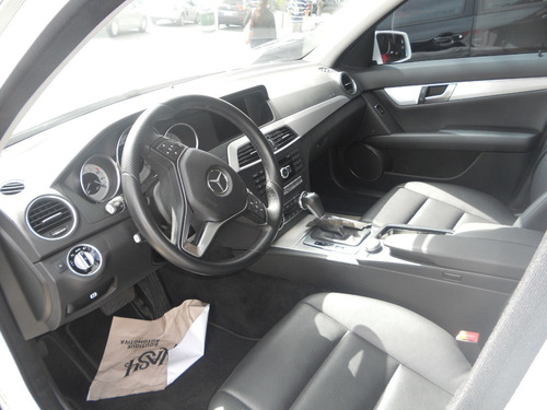 Imagem 2 de 10 de Mercedes-bens C200