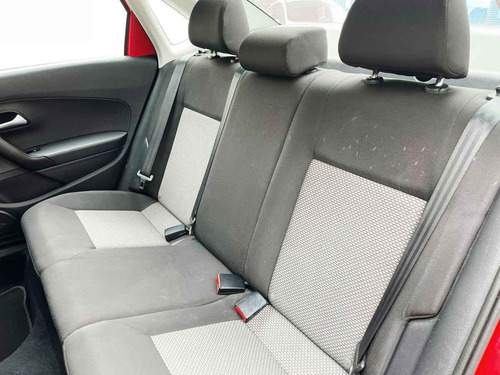 Imagen 13 de 15 de Volkswagen Vento 2017 4p Comfortline L4/1.6 Aut