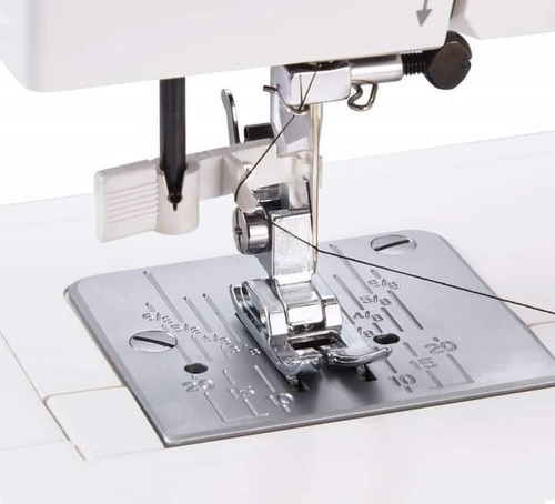 Imagen 5 de 8 de Janome 1522 Roja O Negra Semi Industrial +tijeras 3añosgtía