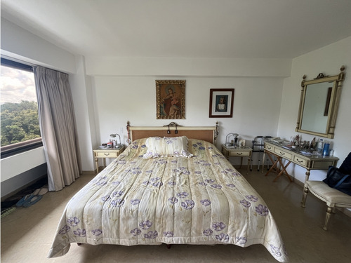 Vendo Apartamento 238m2 La Lagunita C. Club 9060