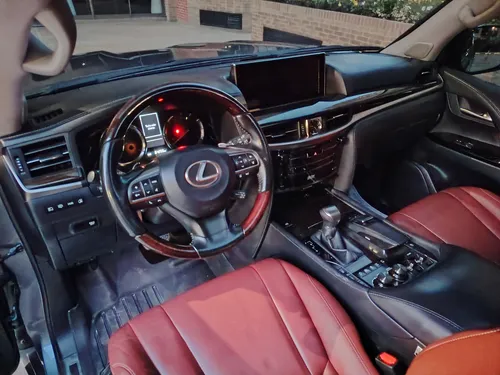 Lexus LX 5.7 570