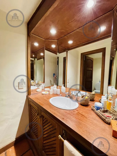 Alquiler Temporario, Anual Y Venta De Maravillosa Casa De Cuatro Dormitorios Más Dependencia En Complejo Privado De Punta Ballena