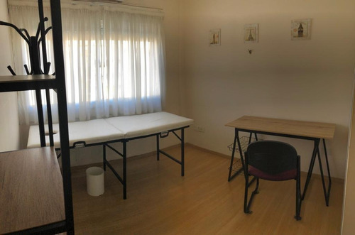 Consultorio En Alquiler Almagro + Equipo De Depilación Adss Fg2000-b - Muy Luminoso