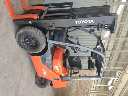 Autoelevador Toyota - Nafta Glp - Triple 4.50 Mtrs