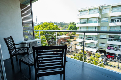 Unidad De 1 Dormitorio En Condo Hotel Costa Colonia Frente Al Río De La Plata. Ideal Para Combinar Uso Propio Y Obtener Una Reta.