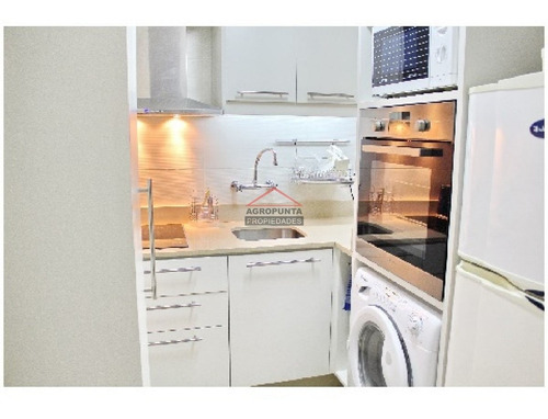 Apartamento En Peninsula, 2 Dormitorios *- Ref: 2926