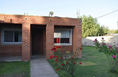 Casa Venta 2 Dormitorios 1 Baño 1 Patio 3 Cocheras 1140 Mts 2 Totales - Lisandro Olmos