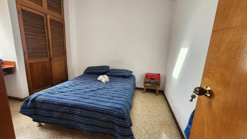 Apartamento En Venta En Conquistadores. Cod V12070
