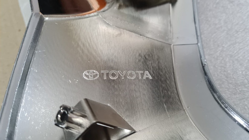 Moldura Parrilla Cromada Original Toyota Hilux 2021 22 2023