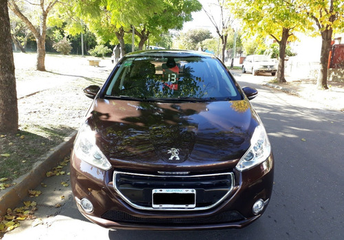 Imagen 10 de 14 de Peugeot 208 Feline 2013