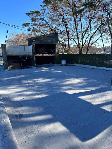 Linda Casa Luminosa De 4 Dormitorios Azotea Y Parrillero