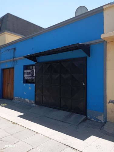 Casa Con Local Comercial En Venta De 4 Dorm. En Conchalí