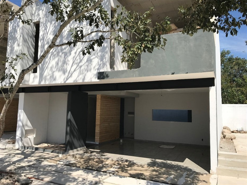 Imagen 7 de 14 de Casas De 2 Niveles En Privada A 5 Minutos De Altabrisa