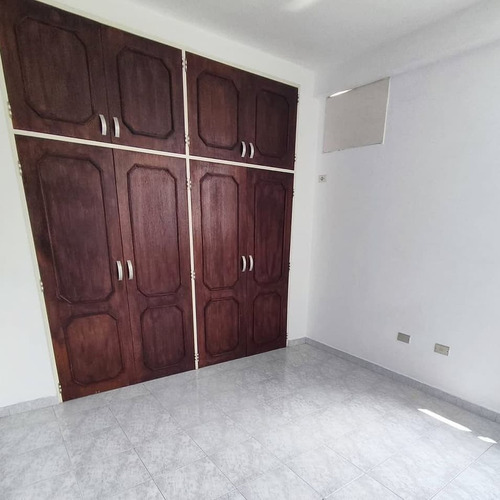 Imagen 7 de 9 de Apartamento En Venta Ur. Las Chimeneas 0412-8887550