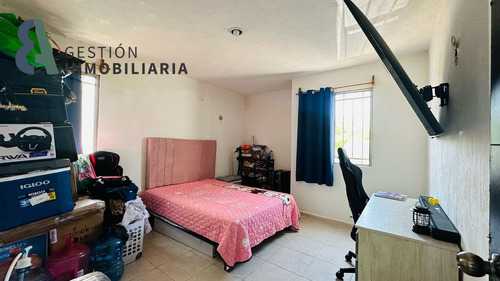 Casa En Venta En El Fraccionamiento Heroes, Merida, Yuc. Ccv387