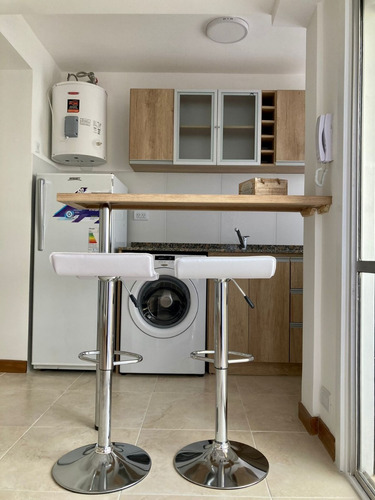 Imagen 9 de 10 de Vendemos Departamento De 1 Ambientes Muy Amplio Con Balcon