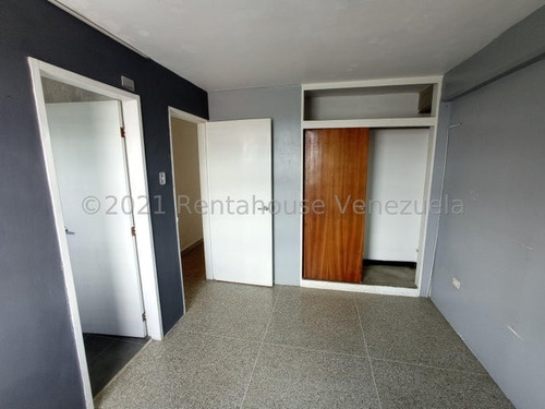 Imagen 21 de 30 de Apartamento En Venta Centro Este De Barquisimeto, Económico, Servicio Eléctrico Contante. Código 23-7839 Mz