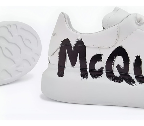 Tenis Alexander Mcqueen Graffiti Blancos Bajos Oversized