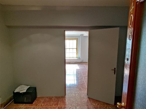 Imagen 12 de 16 de Oficina En Venta De 1 Privado Y 1 Baño En Santiago