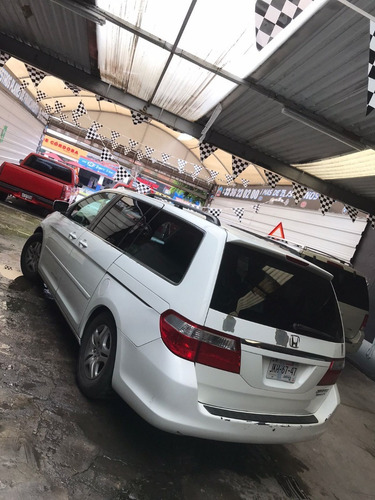 Imagen 8 de 9 de Honda Odyssey Touring 2005