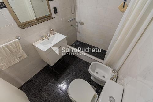 Venta Casa 6 Ambientes Con Amplio Parque En Barrio Pileta , Ramos Mejia.
