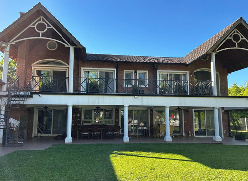 Casa En Venta En Barrio Santa Ana, Moreno