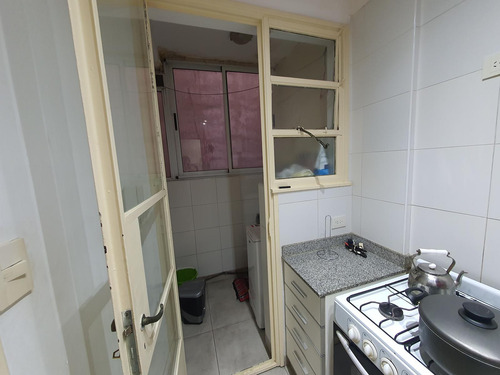 Venta - Departamento 2 Ambientes En Recoleta. Excelente Ubicación. 34 M2.