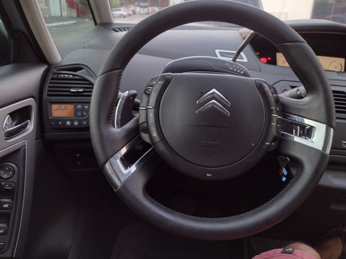Imagem 6 de 9 de Citroën C4 Picasso 2010 2.0 5p