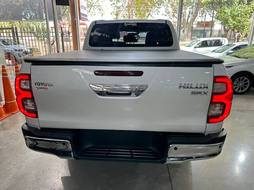 Imagen 5 de 12 de Toyota Hilux (l21) 2.8 C/d 4x4 Tdi Srx 204cv