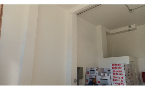 Arriendo Local Comercial 73,11 M2 Nivel Calle + 22,75 M2 En