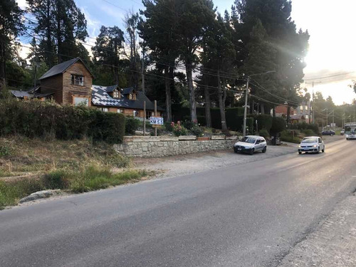 Imagen 13 de 16 de Cabañas Vista Al Lago Av. Bustillo 5500 Frente Al Lago. Atendido Por Sus Dueños. Parrilla Wifi Estacionamiento. Consulta Tarifa !!