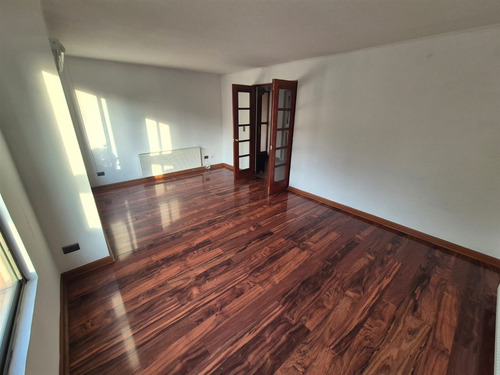 Arriendo Casa Con Piscina 4d 3b 1b 1e En Peñalolén.