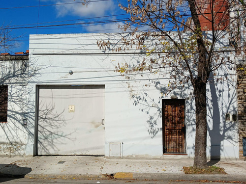 Galpón Con Vivienda En Venta