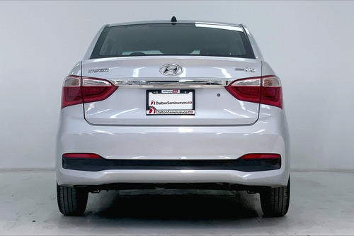 Imagen 4 de 15 de Hyundai Grand I10 Coupe 4 Pts Gl, Tm5, R-14