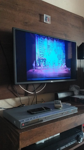 Imagem 2 de 7 de Aparelho De Dvd LG Com Controle Remoto Funcionando Que Lindo