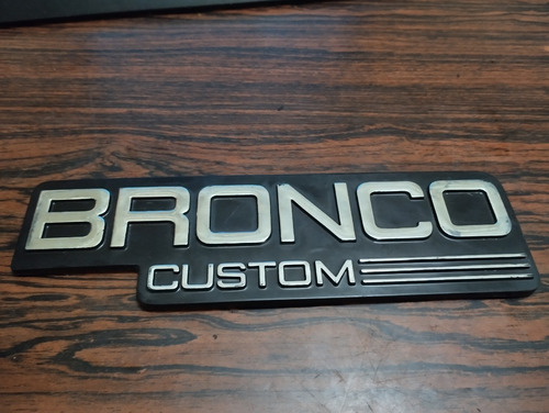 Emblema Ford Bronco Custom 